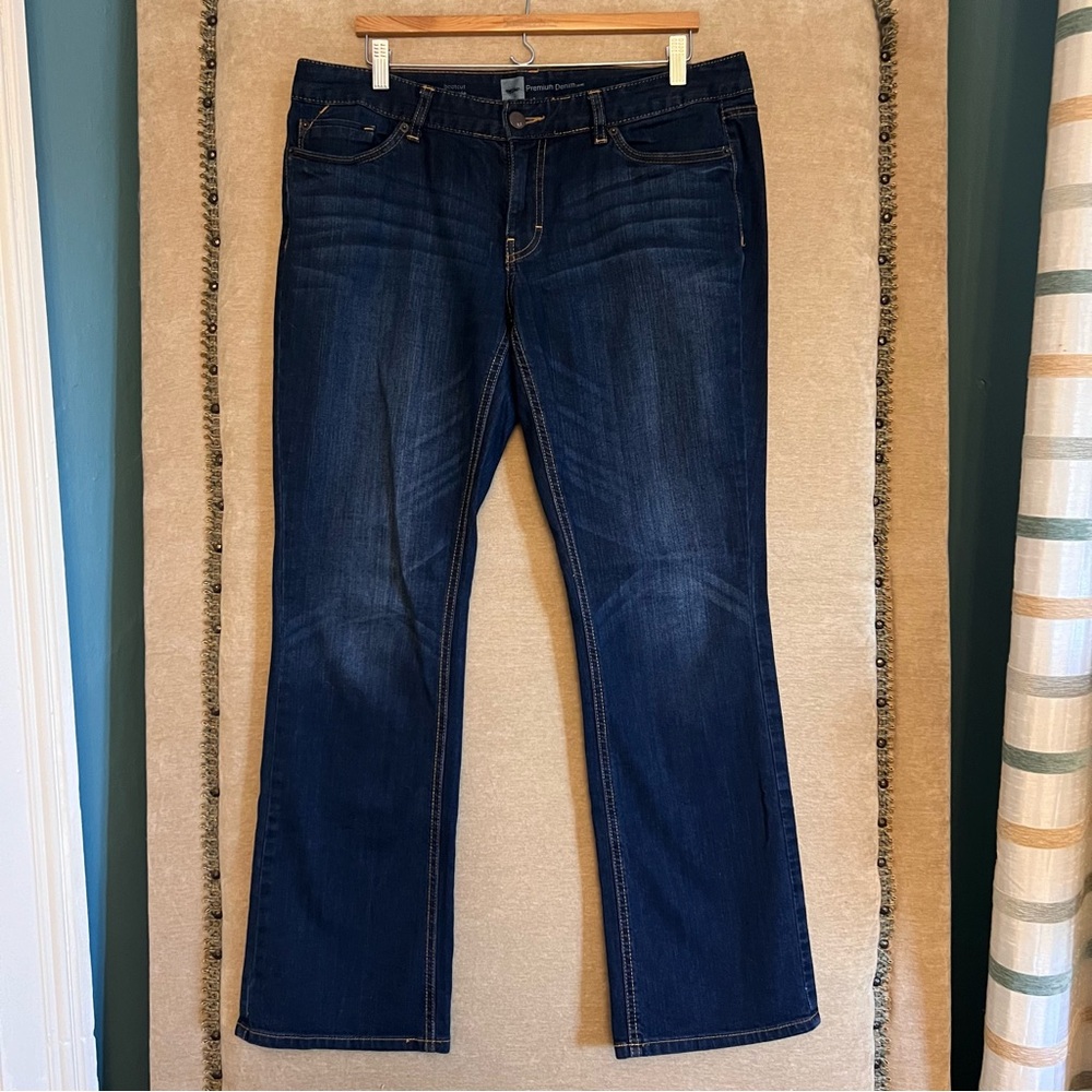MOSSIMO Dark Wash Bootcut Jeans Plus Size